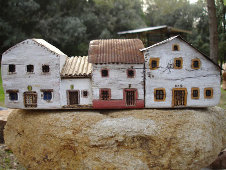Casas en miniatura hechas reutilizando madera vieja - Made Madera