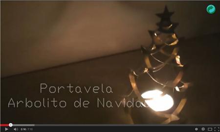 Árbol de navidad portavelas hecho con latas - ArtMöbius