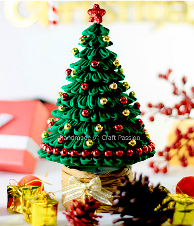 Kanzashi Christmas Tree - craftpassion.com